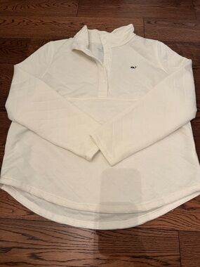 Vineyard Vines quilted quarter snap
